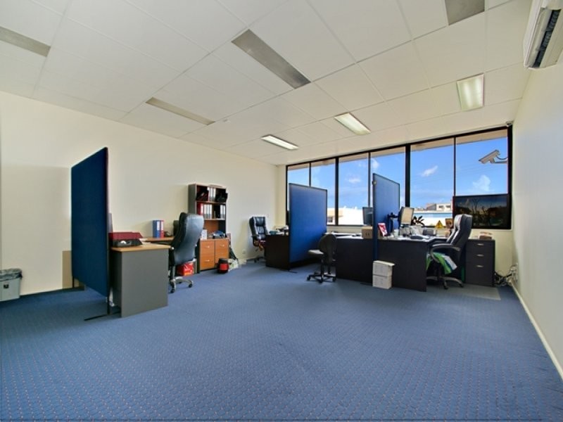 1&2/5 Machinery Avenue, Warana QLD 4575
