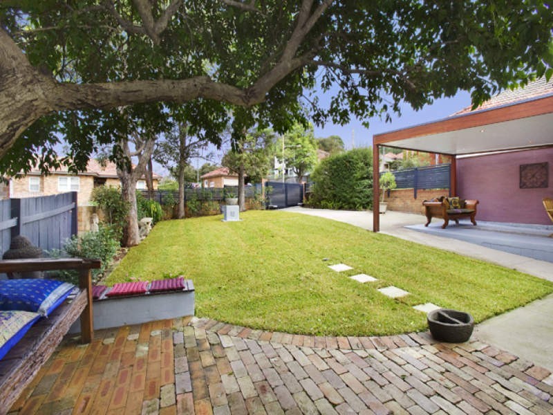 2a Makinson Street, Gladesville NSW 2111