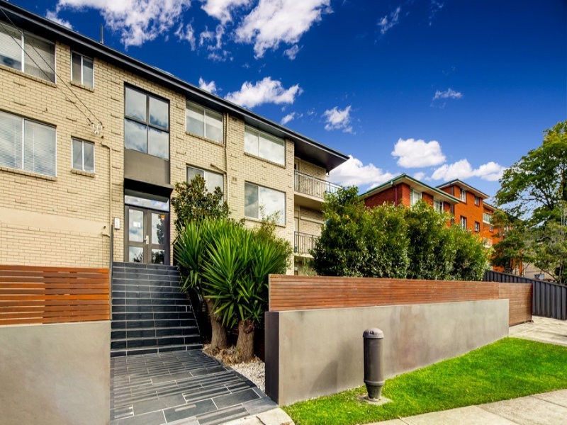 11/18 Pittwater Road, Gladesville NSW 2111