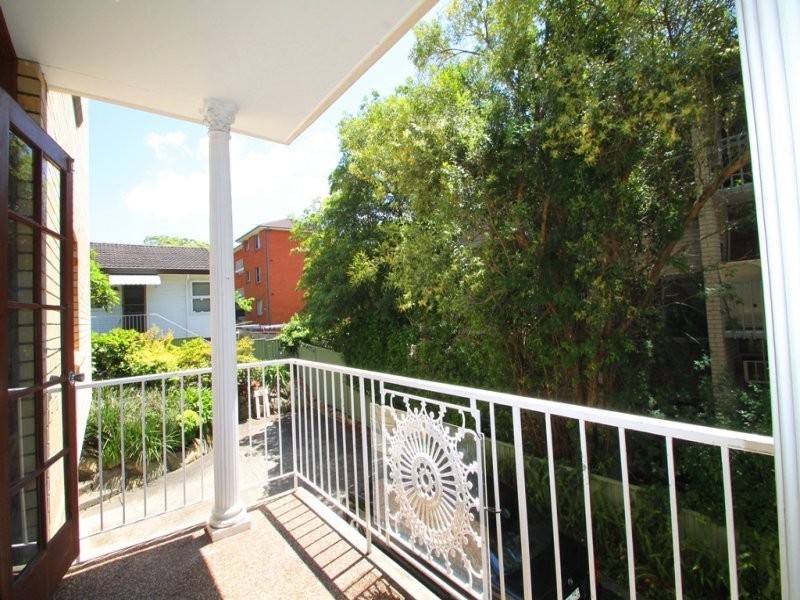 4/12 Pittwater Road, Gladesville NSW 2111