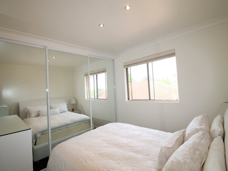 25 Ashburn Place, Gladesville NSW 2111