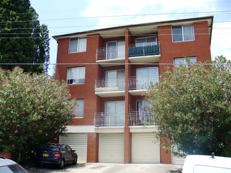 2/16 Linsley Street, Gladesville NSW 2111