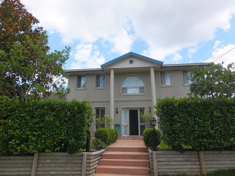 8 Landscape Ave, Forestville NSW 2087