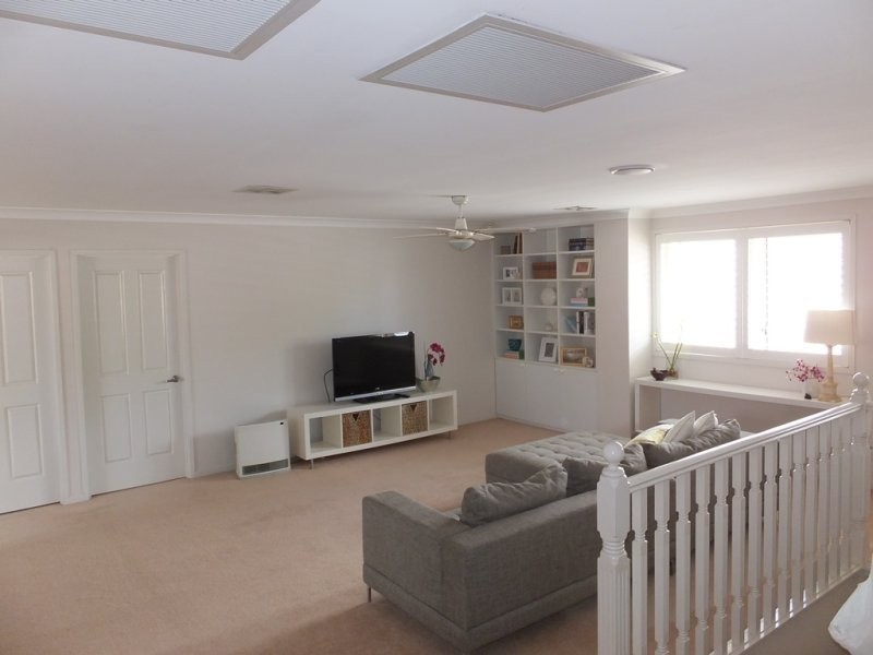 8 Landscape Ave, Forestville NSW 2087