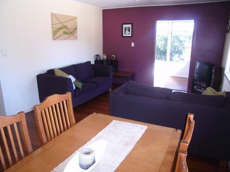 9 Curfew Street, Upper Mount Gravatt QLD 4122