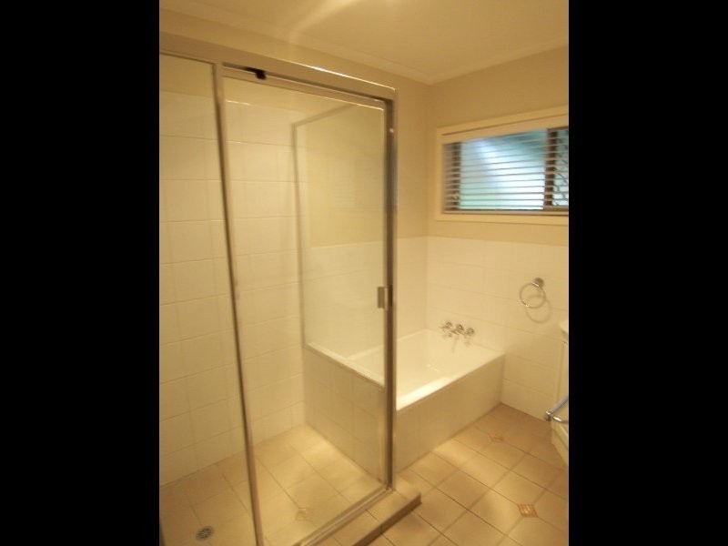 11 McCracken Street, Wishart QLD 4122