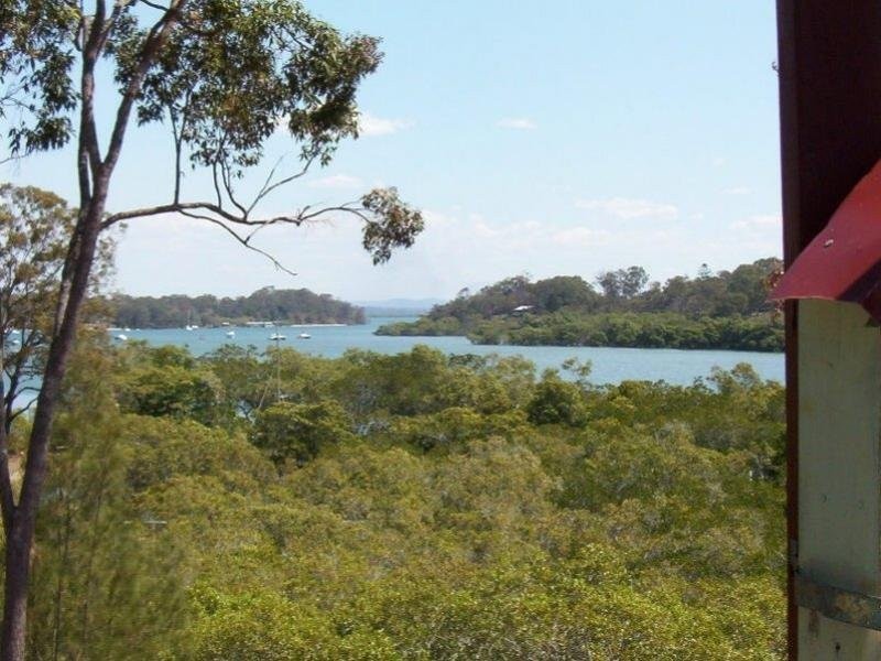33 Pier Haven, Lamb Island QLD 4184