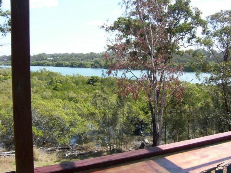 33 Pier Haven, Lamb Island QLD 4184