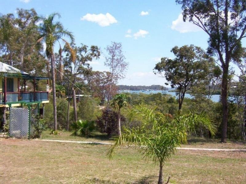 33 Pier Haven, Lamb Island QLD 4184