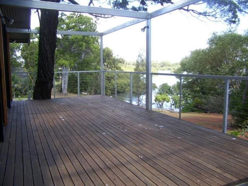 14 Thompson Esplanade, Russell Island QLD 4184