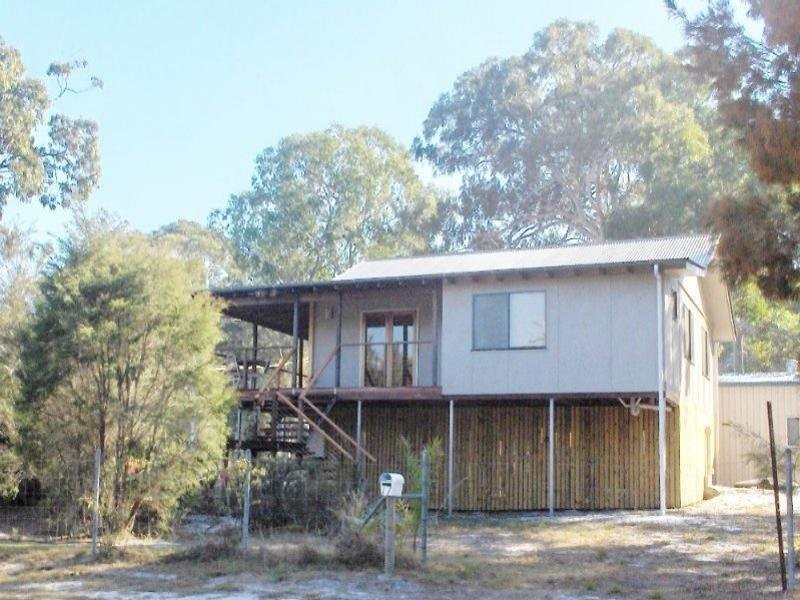 15 Frangipanni St, Russell Island QLD 4184