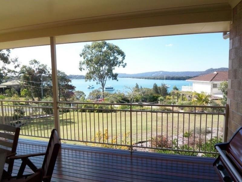 5 Jasper St, Russell Island QLD 4184