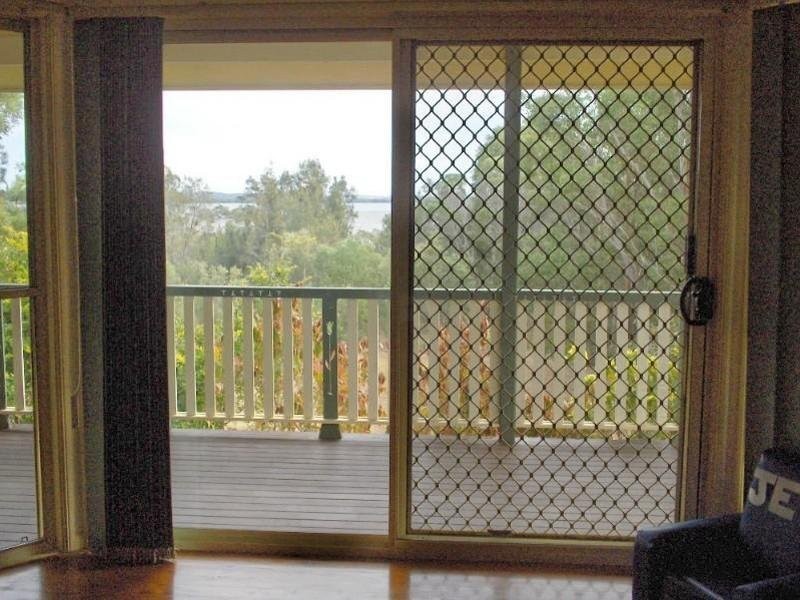 104 Avondale Rd, Russell Island QLD 4184