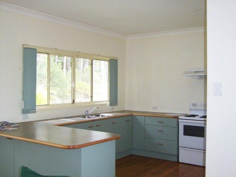 104 Avondale Rd, Russell Island QLD 4184