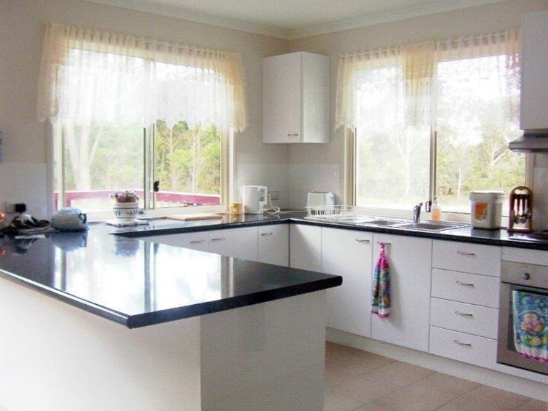 10 Hunters Road, Russell Island QLD 4184