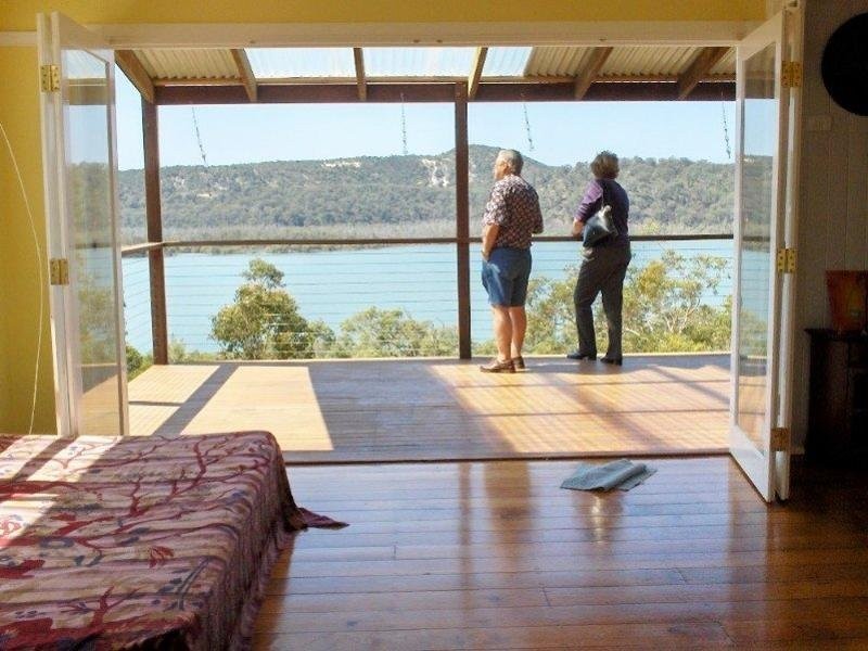 38 Leichhardt Tce, Russell Island QLD 4184