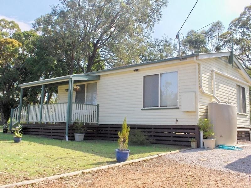 27 Leichhardt Tce, Russell Island QLD 4184