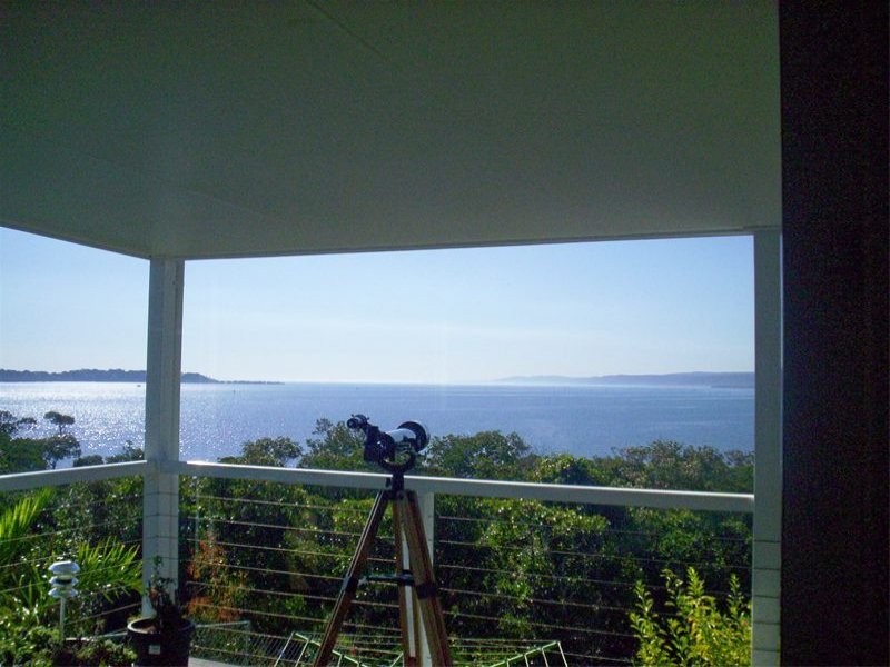 27 Bay Drive, Russell Island QLD 4184