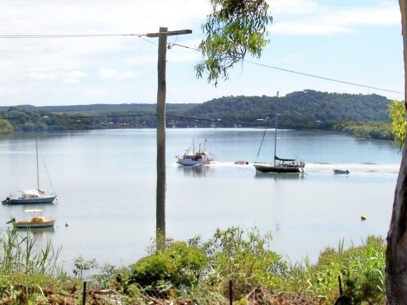106 Minjerriba Rd, Russell Island QLD 4184