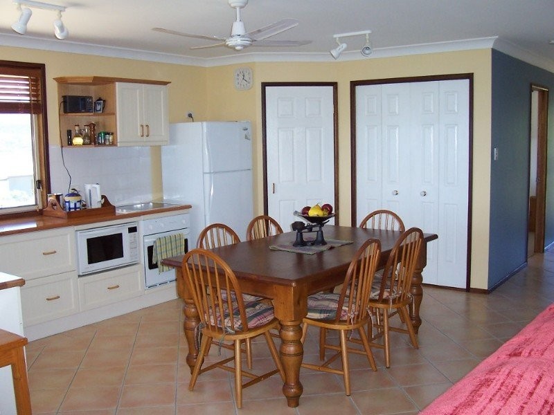 106 Minjerriba Rd, Russell Island QLD 4184