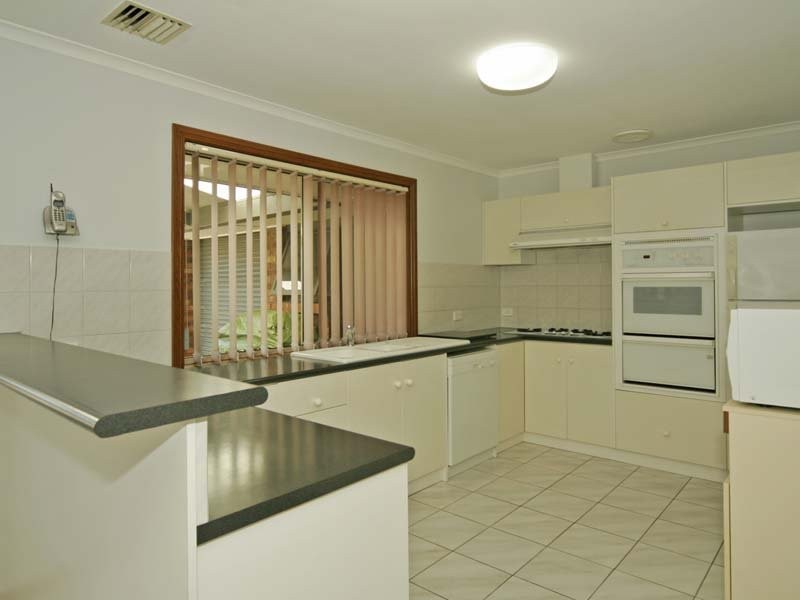 27 Arabian Drive, Woodcroft SA 5162