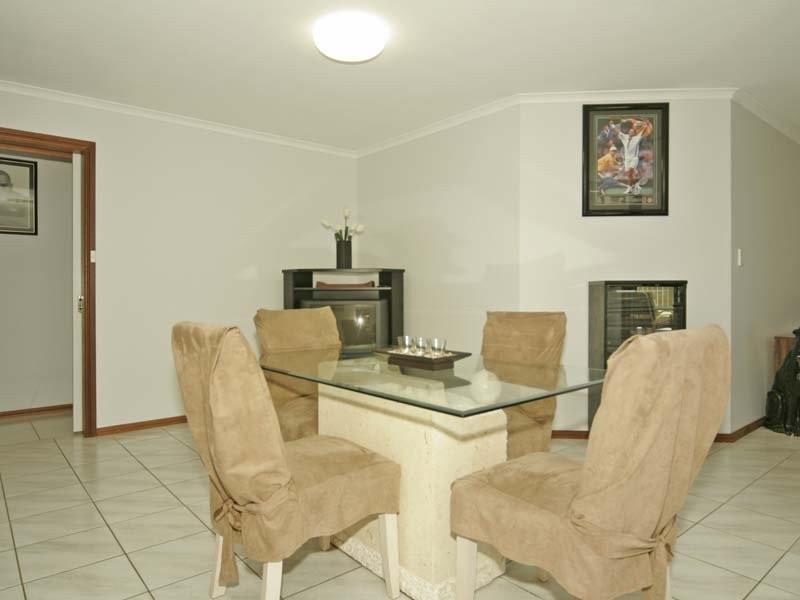 27 Arabian Drive, Woodcroft SA 5162