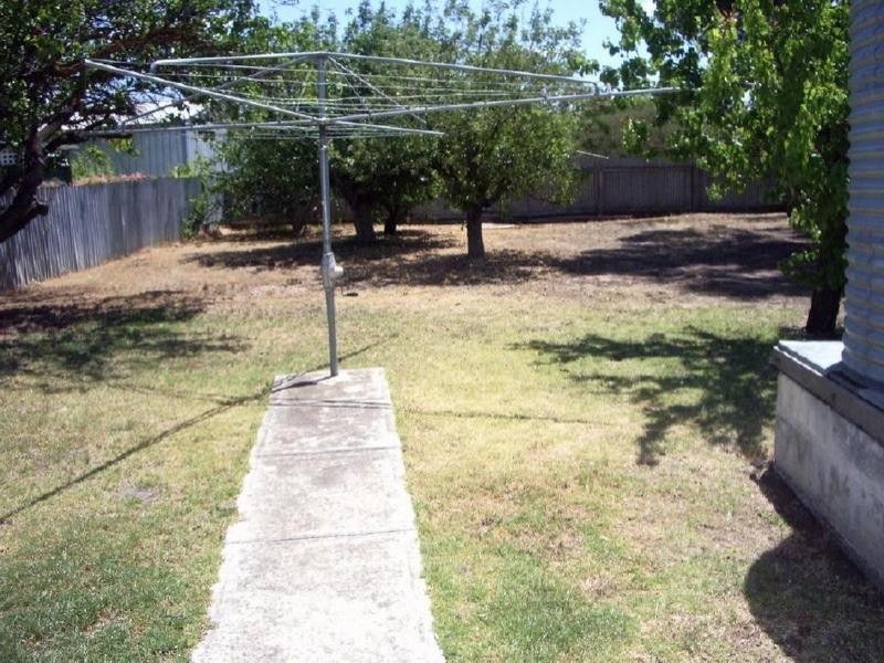 5 Elizabeth Avenue, Bordertown SA 5268