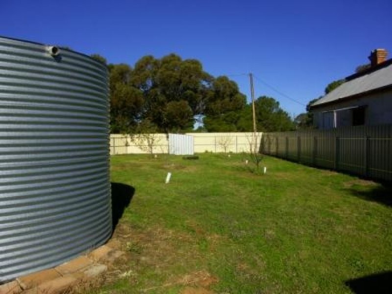 16 Railway Tce North, Lameroo SA 5302