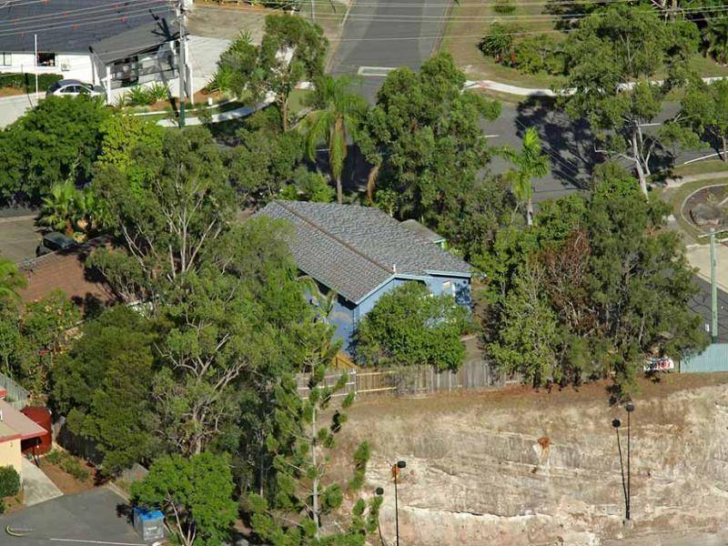 1 Tina Avenue, Springwood QLD 4127