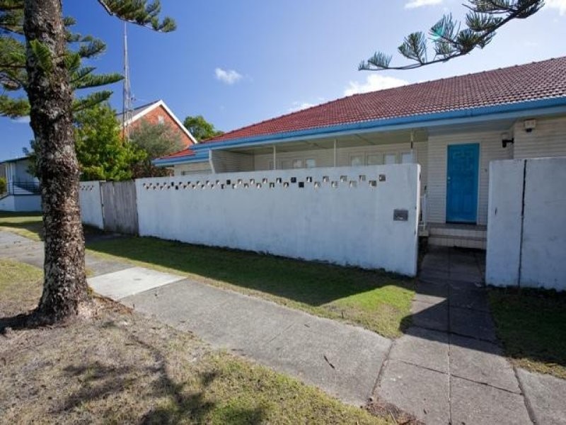 3 Anzac Parade, Burleigh Heads QLD 4220