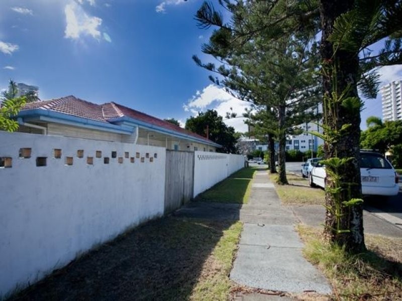 3 Anzac Parade, Burleigh Heads QLD 4220