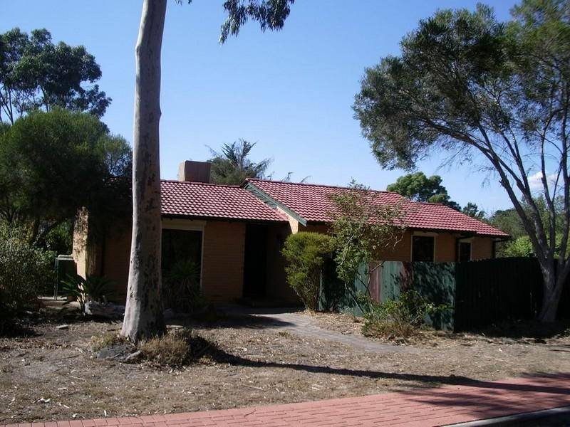 10 Redcraze Street, Aberfoyle Park SA 5159