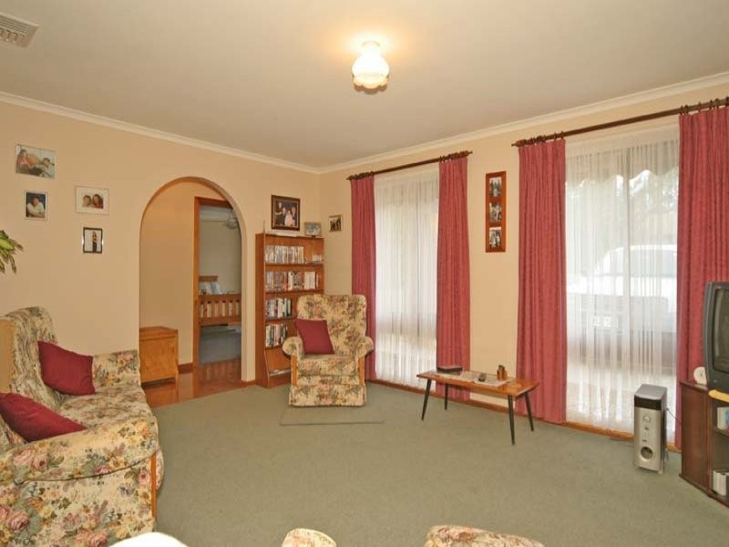 13 Jeanette Crescent, Aberfoyle Park SA 5159