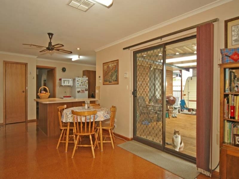 13 Jeanette Crescent, Aberfoyle Park SA 5159