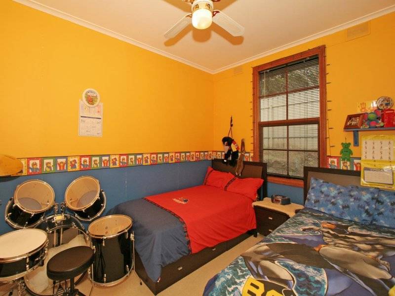 4 Oakley Road, Aberfoyle Park SA 5159