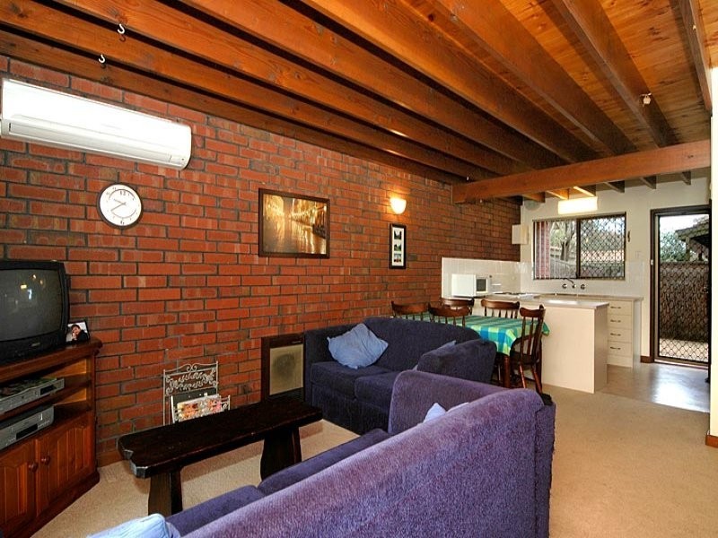 9 Brebner Drive, West Lakes SA 5021