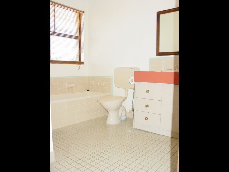 8 Hayes Court, West Lakes SA 5021