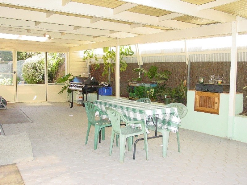 8 Hayes Court, West Lakes SA 5021