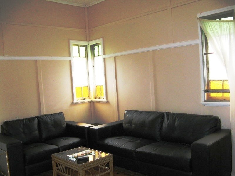 12 Nolan St, Crows Nest QLD 4355