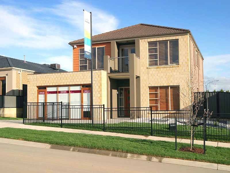 12 Michigan Grange, Pakenham VIC 3810