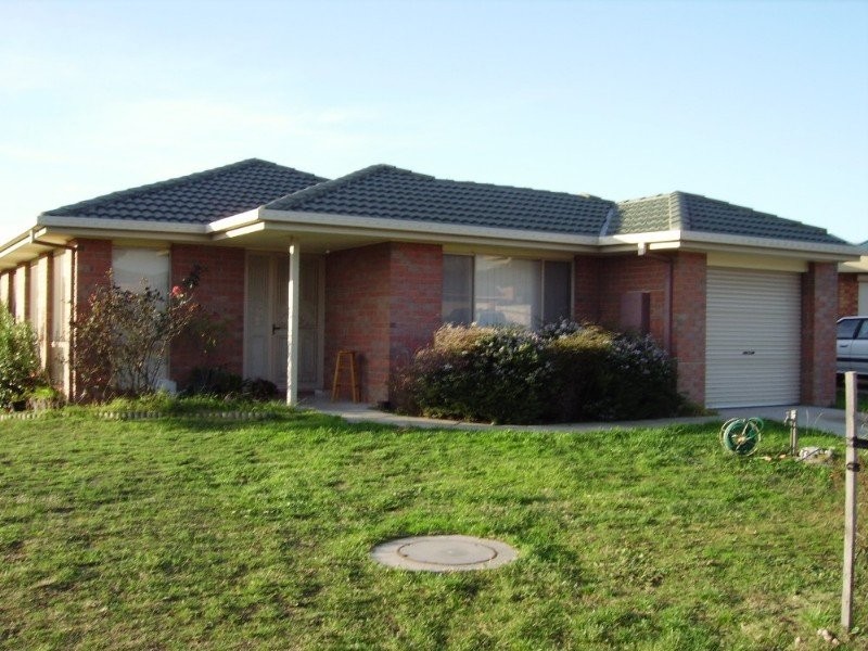 60 Bateman Grove, Hampton Park VIC 3976