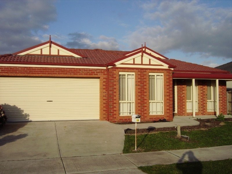 10 Baronessa Avenue, Narre Warren South VIC 3805