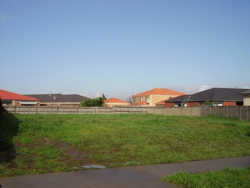 12 Glenisla Way, Berwick VIC 3806