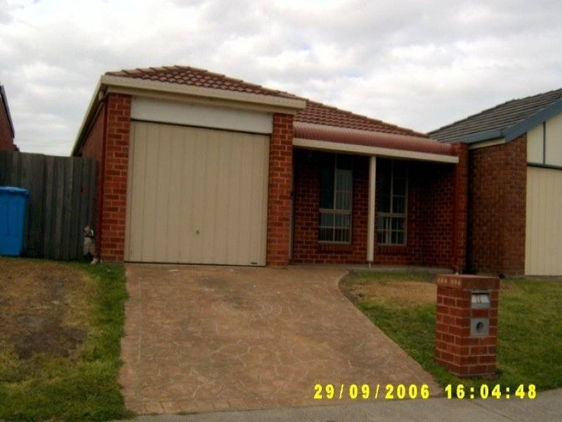 11 Ormond Rd, Hampton Park VIC 3976