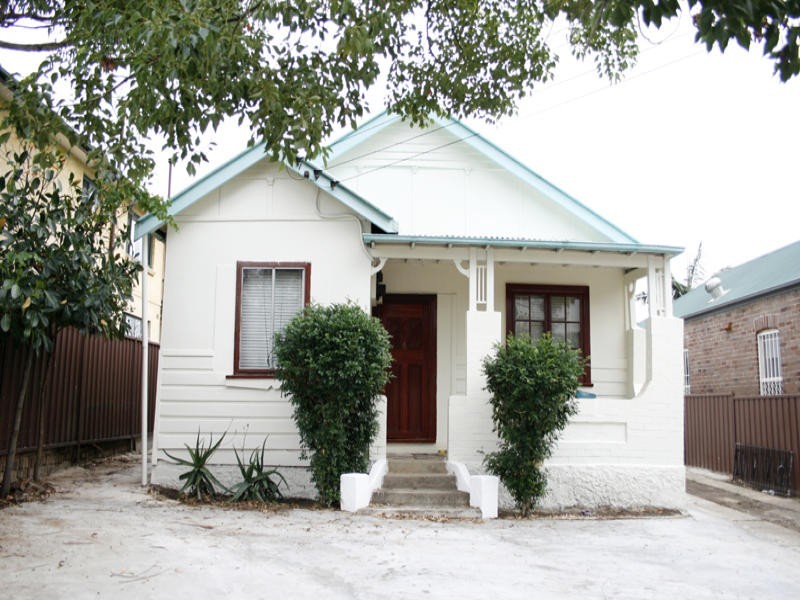 4 William Street, Granville NSW 2142