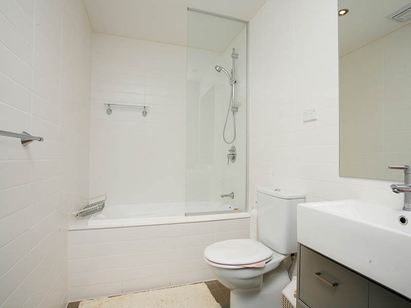 713 / 21 Hill Road, Wentworth Point NSW 2127