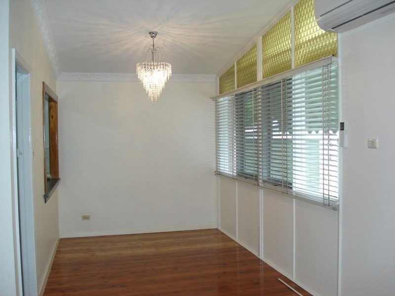 18 Brooker Ave, Oatlands NSW 2117