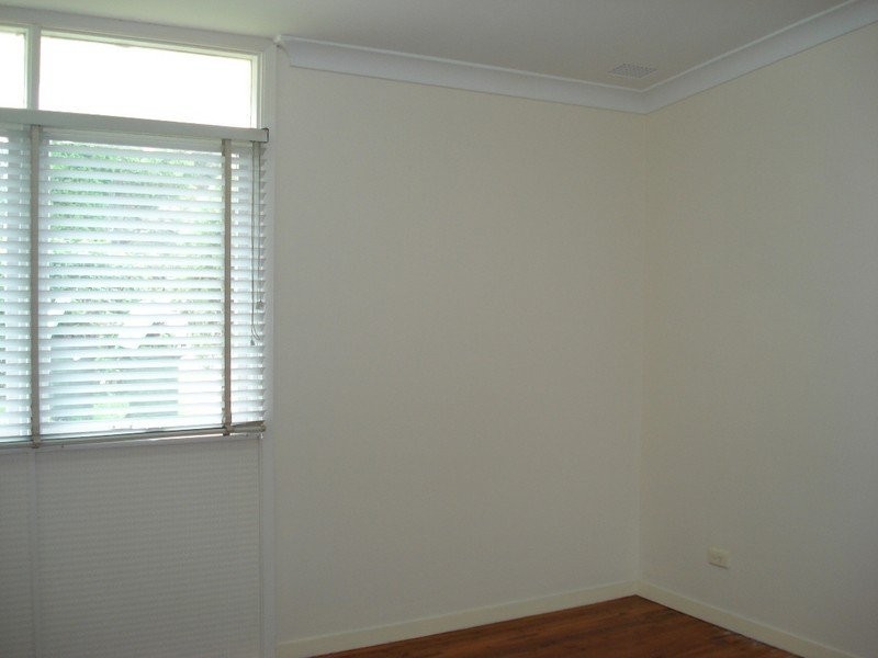 18 Brooker Ave, Oatlands NSW 2117