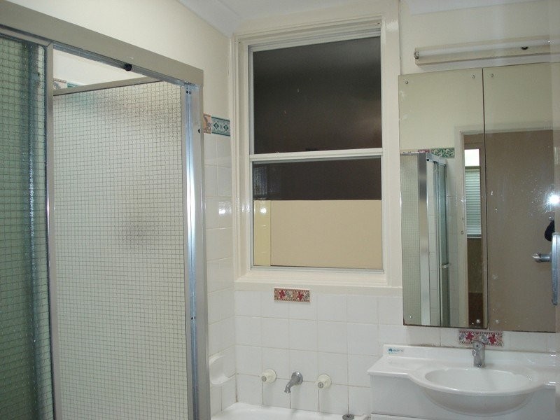 18 Brooker Ave, Oatlands NSW 2117