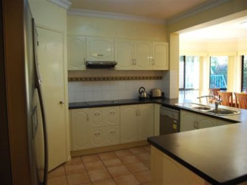 11 Babylon Place, Forest Lake QLD 4078